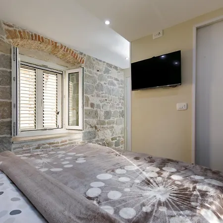 Staysplitbay Old Town Authentic Luxury דירה *
